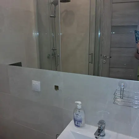 Kawalerka W Centrum Jeleniej Gory Апартаменты